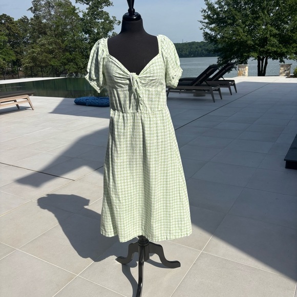Roxy Dresses & Skirts - Roxy Green Gingham Puff Sleeve Dress